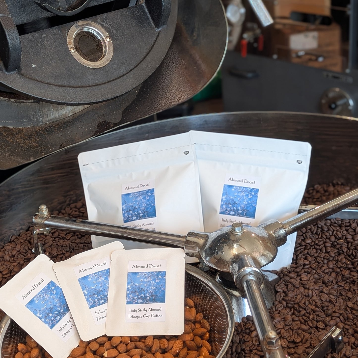 【送料無料・定期便限定】アーモンド・デカフェ　Almond Decaf